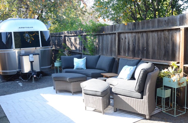 Unique Airstream stay w/ hot tub, 1 bd/1ba, WiFi, AC in lovely Concord CA