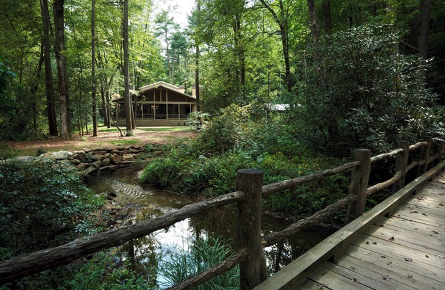 Unique one of a kind Highlands Cabin on Big Creek in Horse Cove.