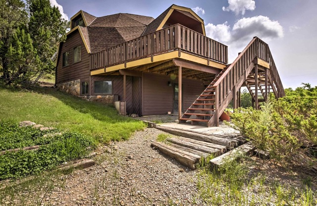 ¡NUEVO! Unique Ruidoso House - ¡3+ acres privados!