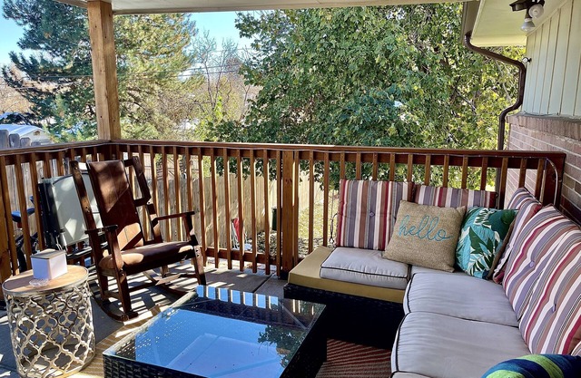 ¡Espacio único y sereno, ubicación impresionante! 5m del centro, 10 de RedRocks