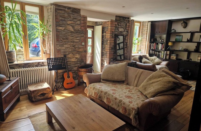 Uniquely designed cosy 2-bedroom cottage in Tinahely