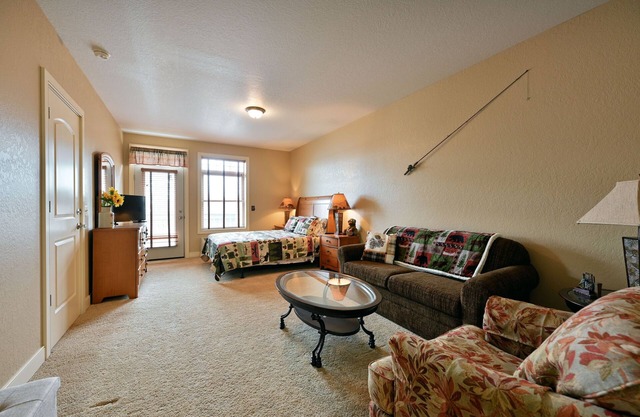 Unit 433b Efficiency 1bd/ 1 Ba Condo Condo