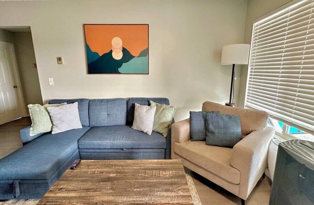 UnitB/FamilyFriendly/CoffeeBar/NearBase/MilitaryFamilies