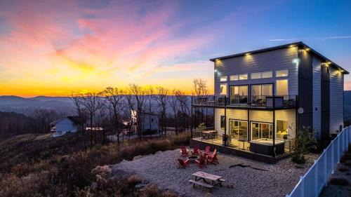 Unmatched Lake & Valley Views Near National Park