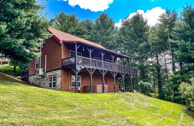 From Fireplace Evenings to Deckside Sunsets- Breezy River Has It All