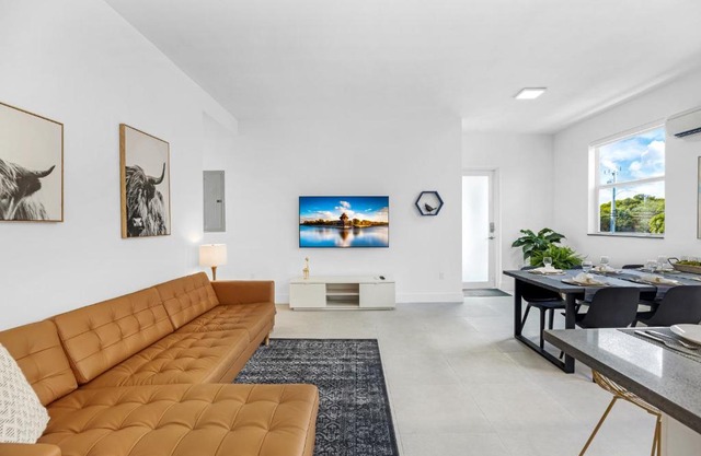 Up to 12 Guests! Modern villa near Wynwood