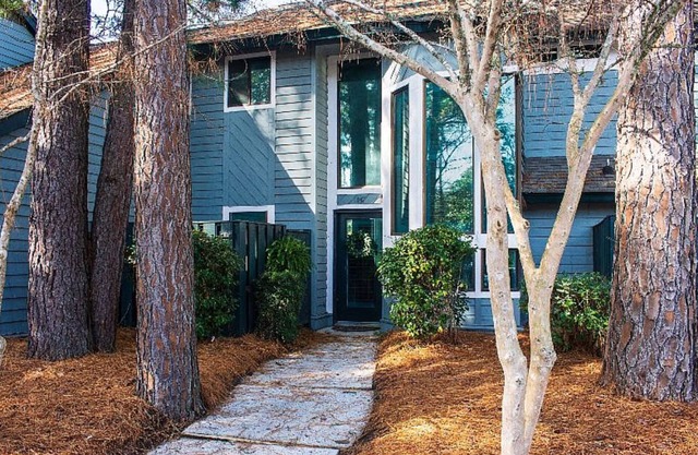 Updated Condo centrally located