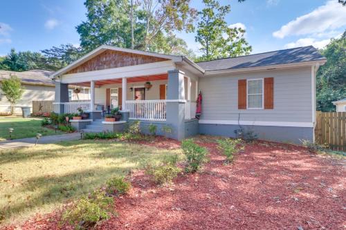 Updated Farmhouse with Yard, 10 Mi to Dtwn Atlanta