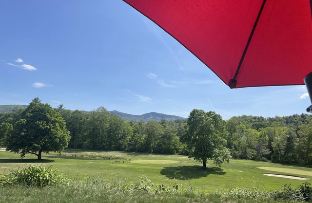 Condominio actualizado del campo de golf frente a Story Land con piscina y vistas de Attitash