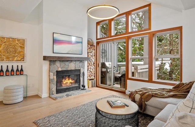 Updated Ski In 3-bedroom townhome in Whistler