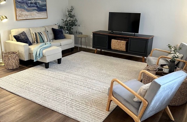 Updated Townhome Close to I20/26