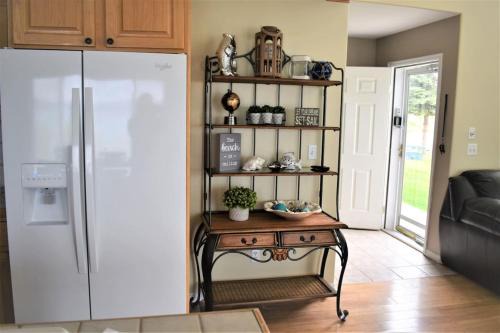 Updated Yacht Drive Town Home 952 1