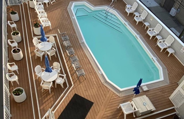 Condominio actualizado cerca del paseo marítimo / playa / Asbury Shopping w Pool