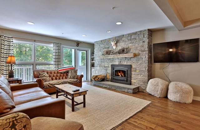 Upscale condo with modern touches just a ski home for lunch