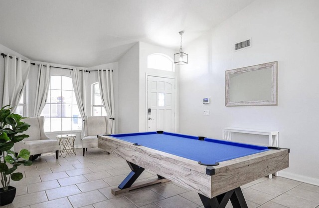 Upscale Desert Escape for gathering - peaceful serenity AND fun!