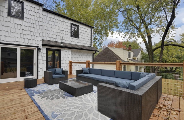 ★Upscale Home★Best Deck/Patio in KC★DreamLux Beds★Gated Driveway★