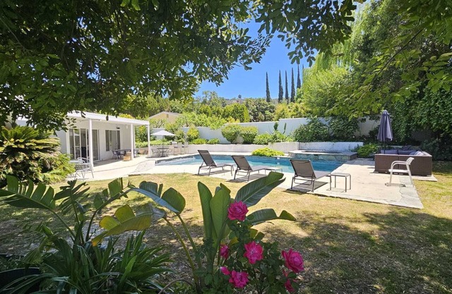 RETIRE LA PISCINA PRIVADA Y JACUZZI HOME 4BR / 3BA DUERME 9 EN LAS CAMAS