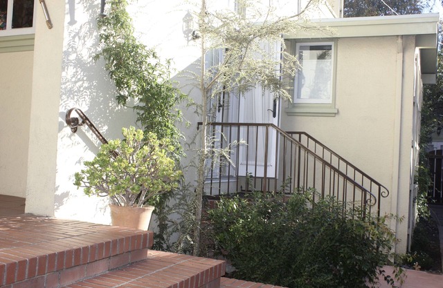 Estudio de lujo en el exclusivo vecindario de Claremont en Berkeley