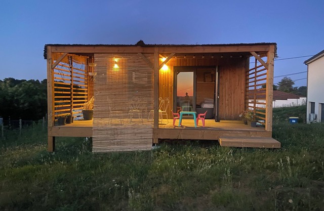 High-end Tiny House on large plot, view of Limoges