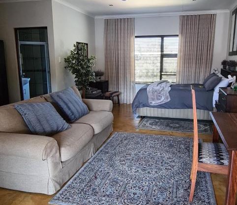 Upstairs R-1 Self-Catering Unit