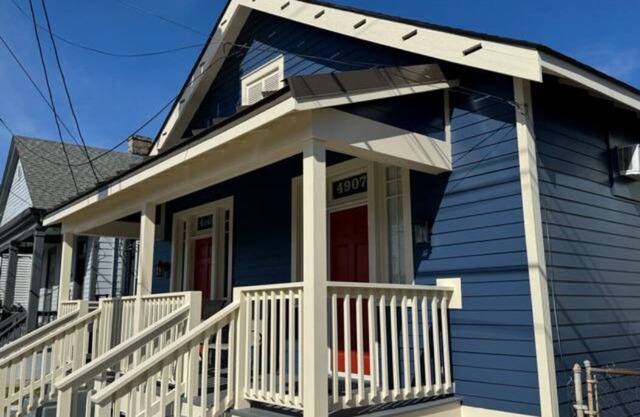 Uptown Comfort with Yard-Pet Friendly with Fee