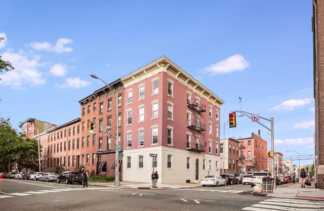 Urban Style 2BR in Hoboken