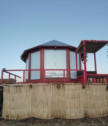Uros encantos del titikaka lodge