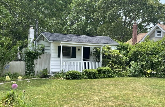 Hampton Classic private home & great back yard - 3 NIGHT MINIMUM