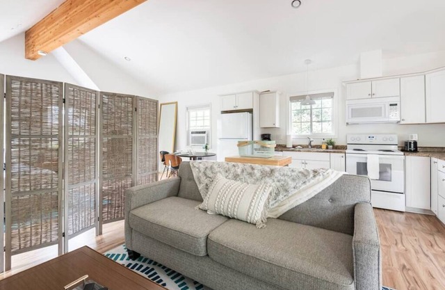 Vacation and Remote Work! Enjoy all PDX offers!