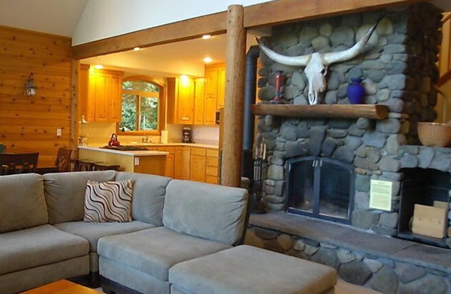 Casa de vacaciones 07MF Silver Lake Chalet w/Hot Tub! en Maple Falls - 10 personas, 3 dormitorios