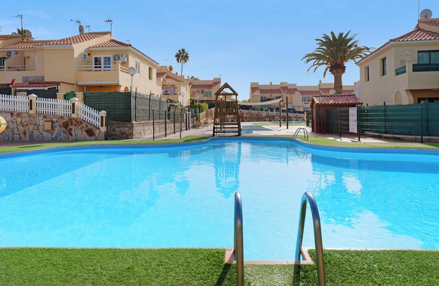 Casa de vacaciones "Bungalow Sonemar Paradise" con piscina compartida y Wi-Fi