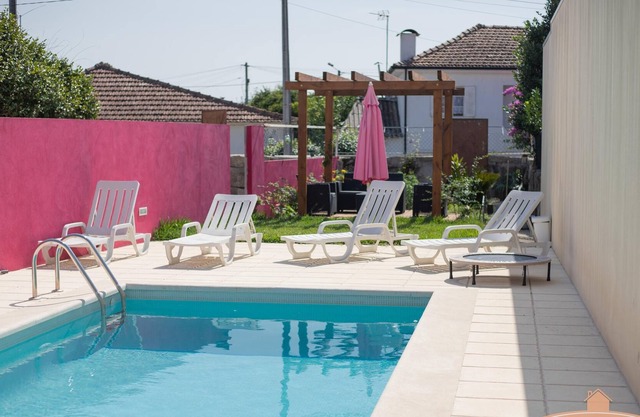 Casa da vacaciones "Casa das Tias" con vistas a la montaña, piscina y Wi-Fi