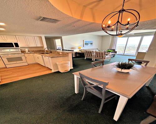Vacation in Comfort and luxury - 2BR Oceanview - Wyndham Ocean Walk Resort 2432