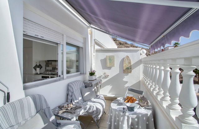 Estudio de vacaciones 'Estrella Del Mar Amazing Loft Casa' con vistas a la montaña