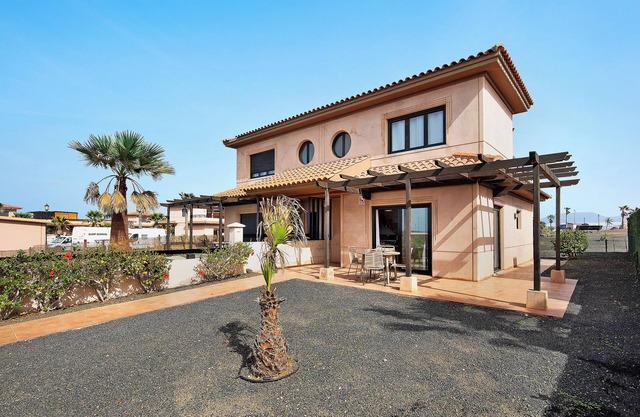 Villa 'Escapada' con vistas al mar y a la montaña, piscina y Wi-Fi