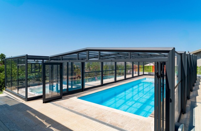 Villa de vacaciones en Porto/Lever con piscina interior privada, spa, aire acondicionado y wifi.