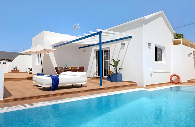 Villa Vacacional 'Turqué' con Vista al Mar, Piscina Privada y Wi-Fi