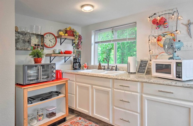 Villa con Encanto - 1. 2 Mi. al Parque Nacional Hot Springs