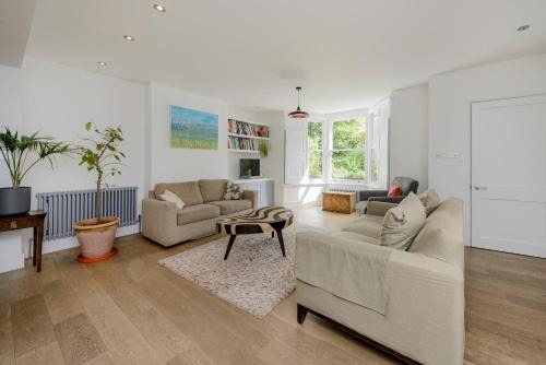 Veeve - Family Townhouse