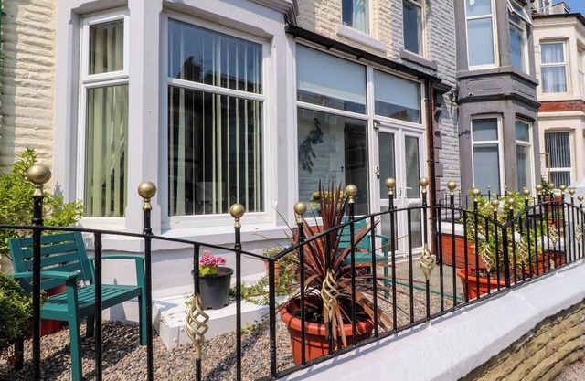 VERDO HOUSE, pet friendly, country holiday cottage in Blackpool