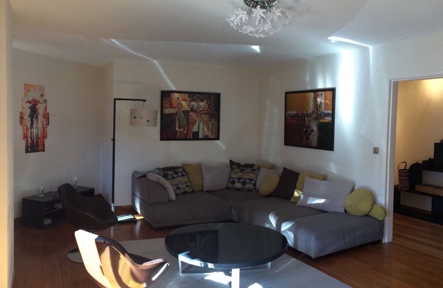 Muy luminoso apartamento de 5 habitaciones, 9 ° piso, en una posición ideal