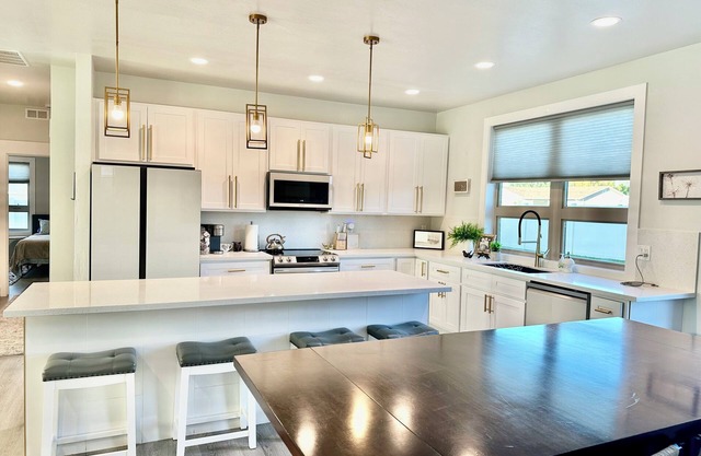 Very new cozy modern 3-bedroom plus office house in Kimberly & 2 car garage