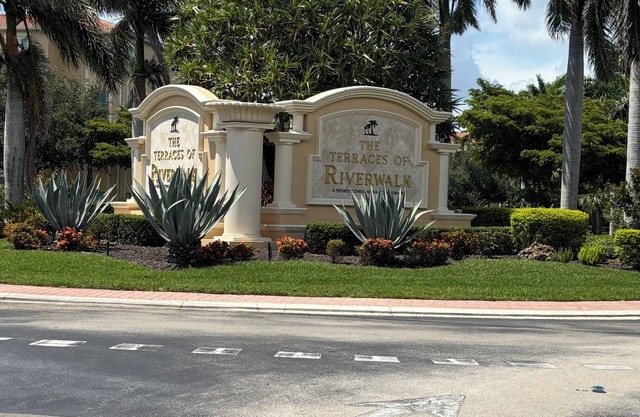 Marca de Lujo Nueva 1500 + Cuadrado pie Riverwalk Condo 2/2 todos los muebles nuevos