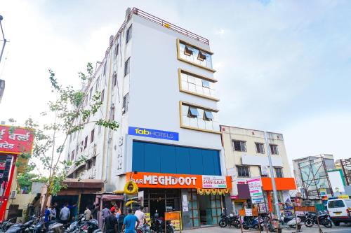 Via Gargi Galuxe - Nr Ankushrao Natyagruha