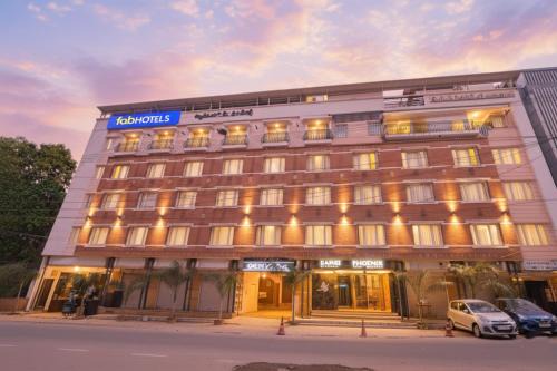 Via Phoenix Resorts - Nr M Chinnaswamy Stadium
