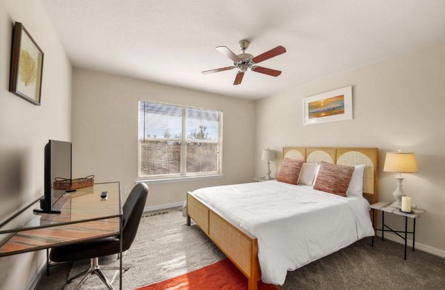 Viagem Quiet 2BR Balcony Pool Gym 4min to IMG