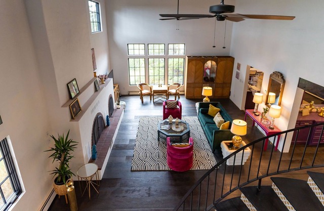 Vibrant contemporary villa