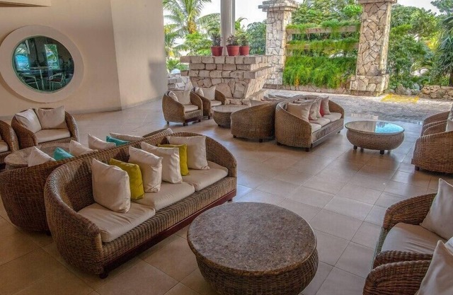 Vibrant Studio with Jacuzzi & Spa Cozumel
