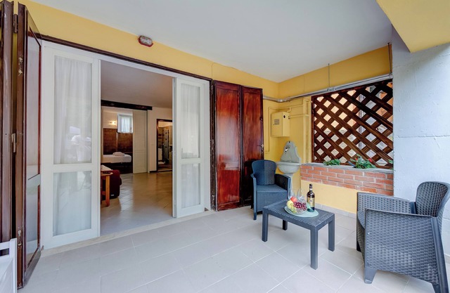 Vicolo 42-private Terrace-200m Lake, Salò, Italy