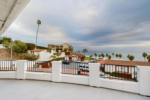 Victoria Ocean View Apt. 4